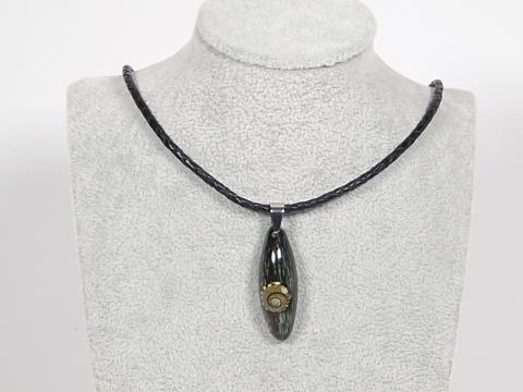 Leder- oder Kautschukkette mit Anhänger Schnecke Miniatur 1