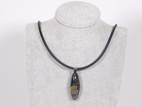 Leder- oder Kautschukkette mit Anhänger Schnecke Miniatur 3